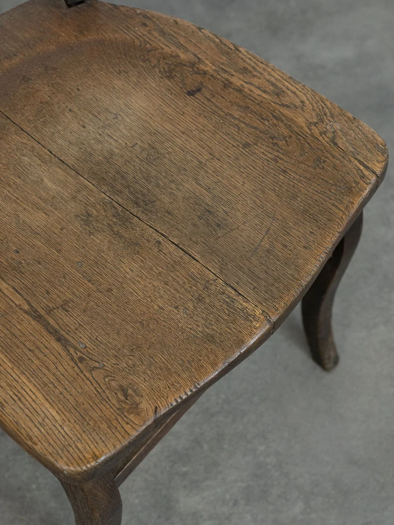 Claude, le lot de 4 chaises anciennes en bois N°1373
