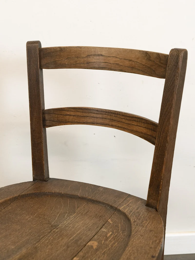Claude, le lot de 4 chaises anciennes en bois N°1373