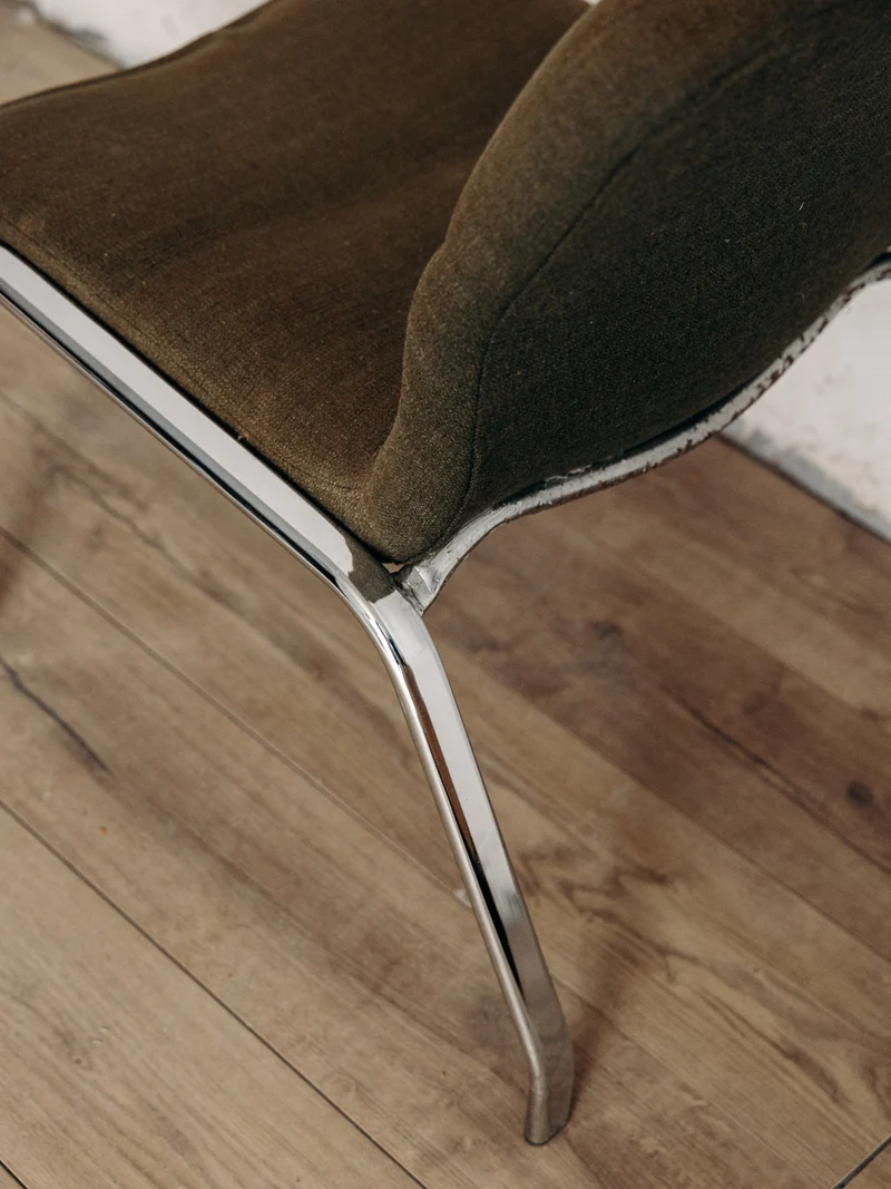 Jakob, le fauteuil kaki N°252