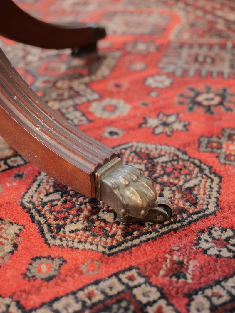 Francine, la table d'appoint aux rabats N°1061