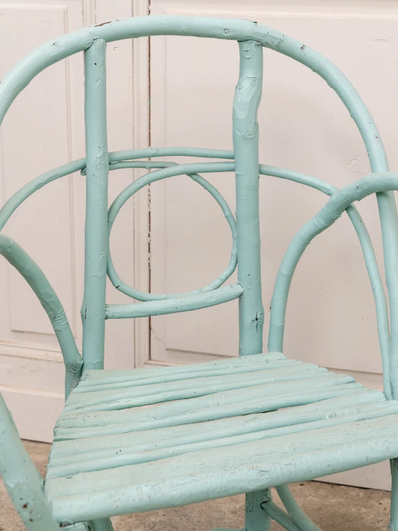 Ernest, la paire de fauteuils bleus en noisetier N°1054
