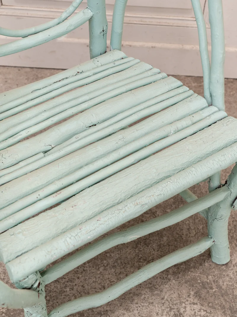 Ernest, la paire de fauteuils bleus en noisetier N°1054