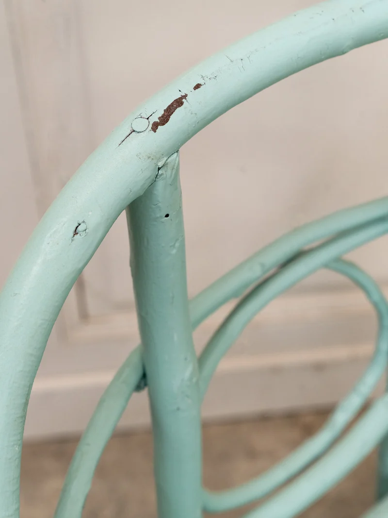 Ernest, la paire de fauteuils bleus en noisetier N°1054