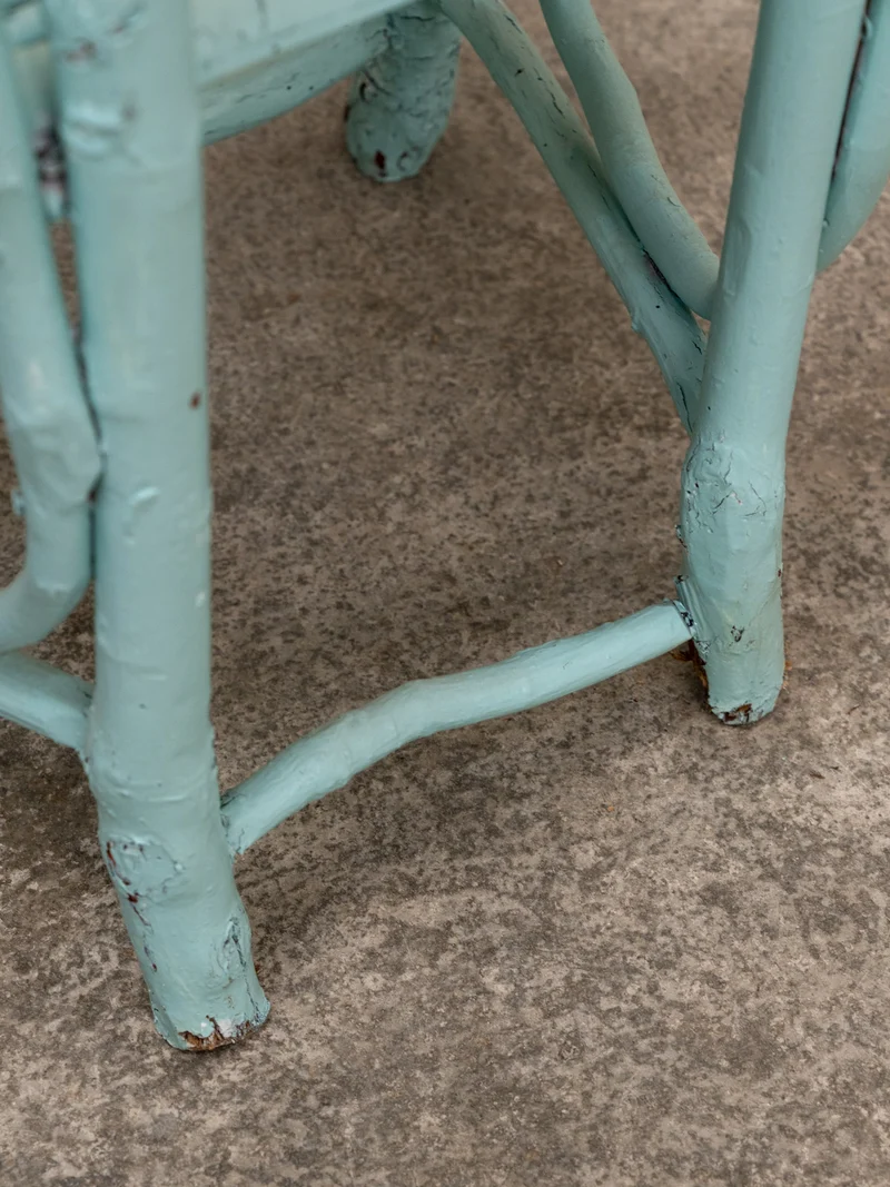 Ernest, la paire de fauteuils bleus en noisetier N°1054