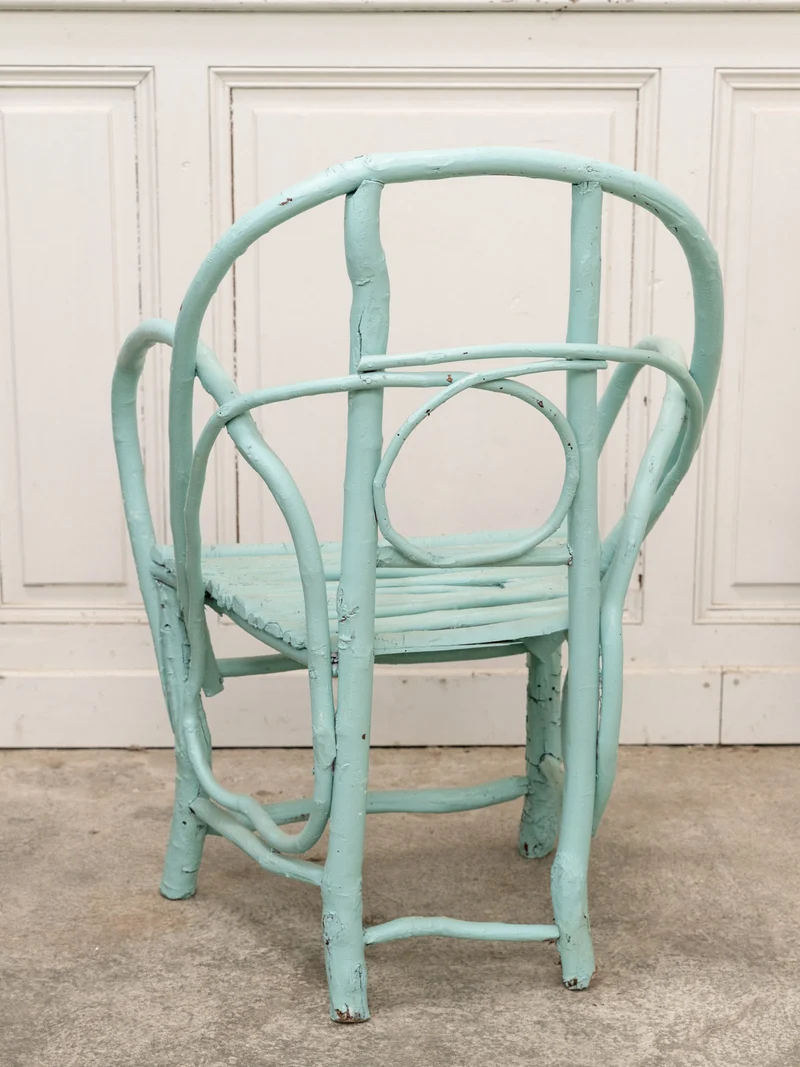 Ernest, la paire de fauteuils bleus en noisetier N°1054