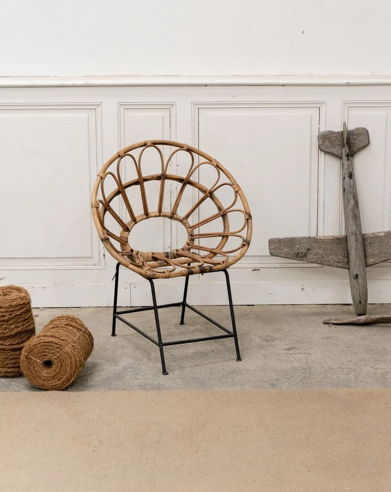 Marcus, le fauteuil pour enfant en métal et rotin N°329
