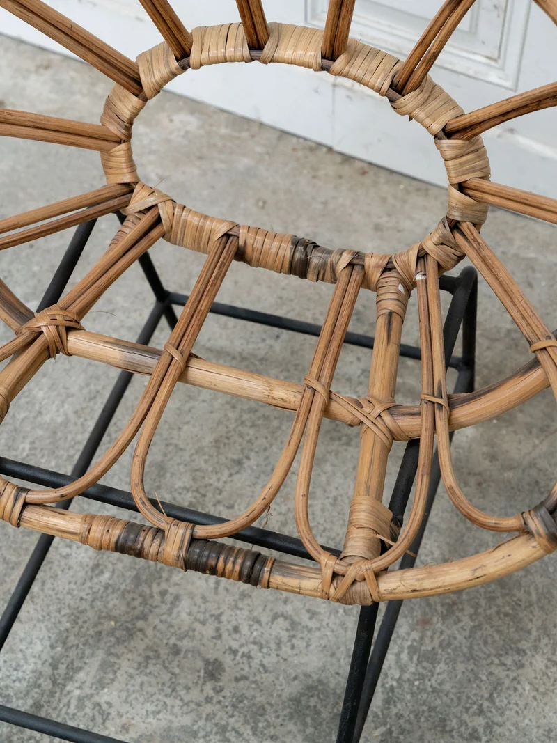 Marcus, le fauteuil pour enfant en métal et rotin N°329