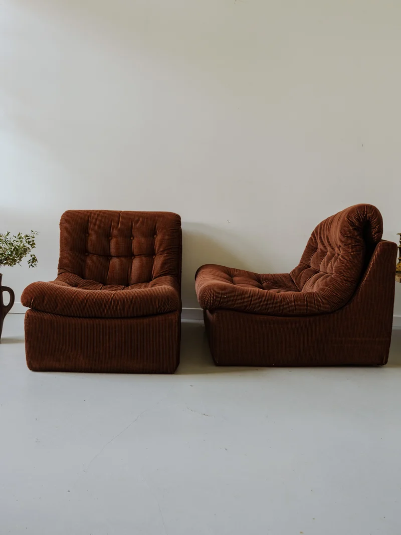 Jakob, la paire de fauteuils en velours côtelé marron N°1288