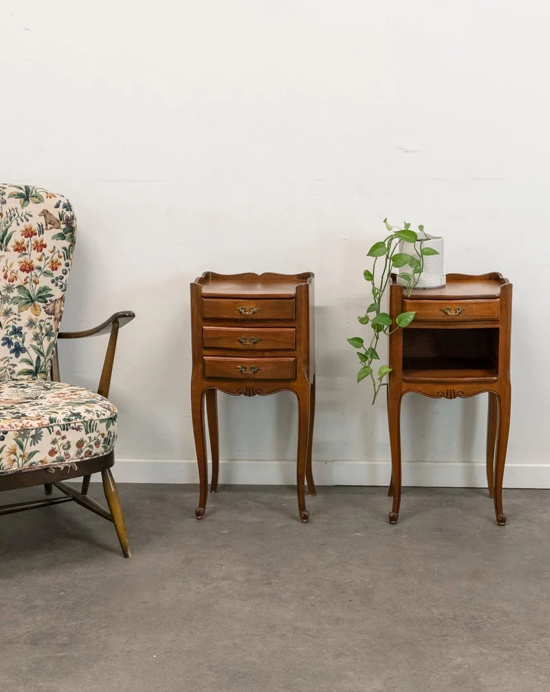 Odile, la paire de chevets en bois style Louis XV N°1438