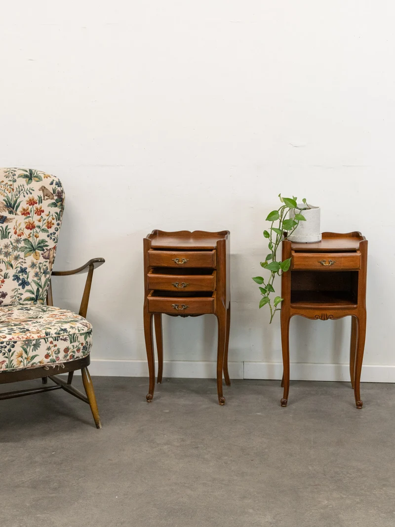 Odile, la paire de chevets en bois style Louis XV N°1438