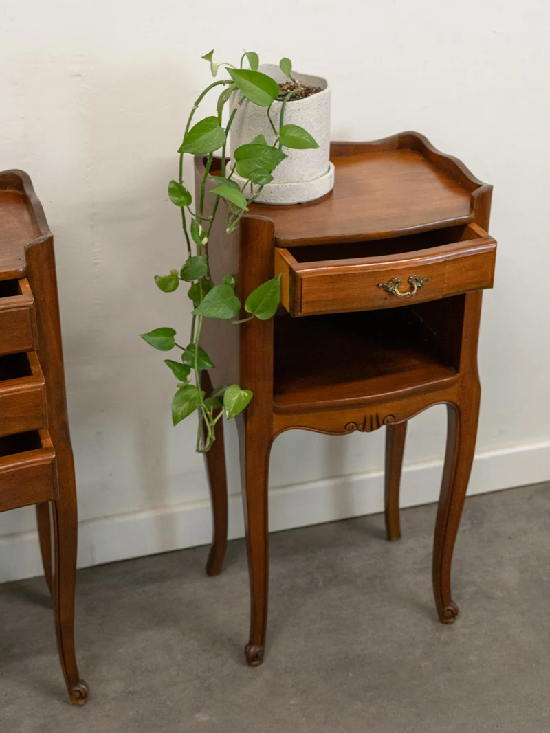 Odile, la paire de chevets en bois style Louis XV N°1438