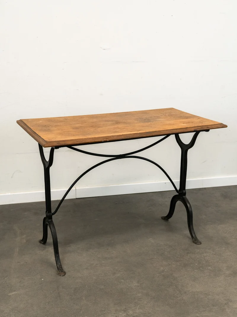 Denise, la table à manger bistrot en bois et fonte N°1181