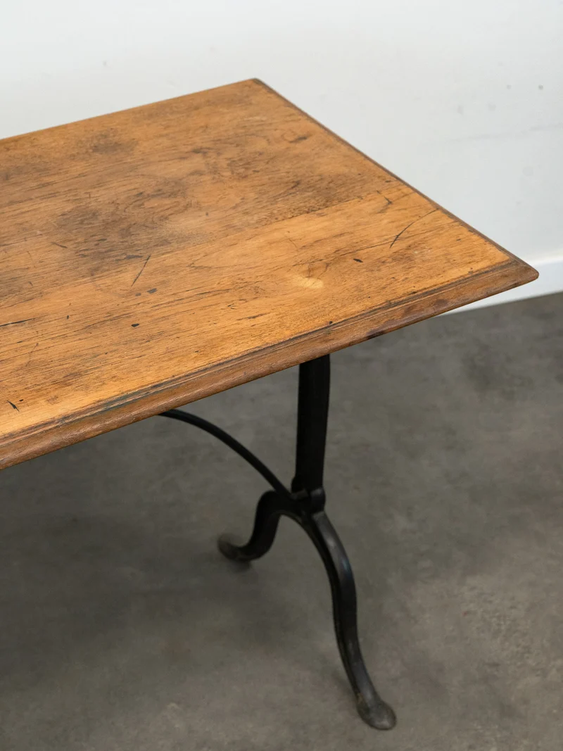 Denise, la table à manger bistrot en bois et fonte N°1181
