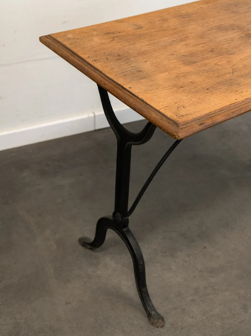 Denise, la table à manger bistrot en bois et fonte N°1181