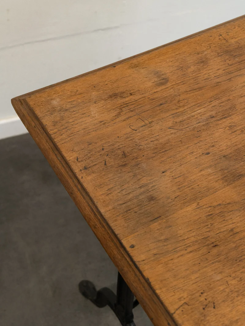 Denise, la table à manger bistrot en bois et fonte N°1181