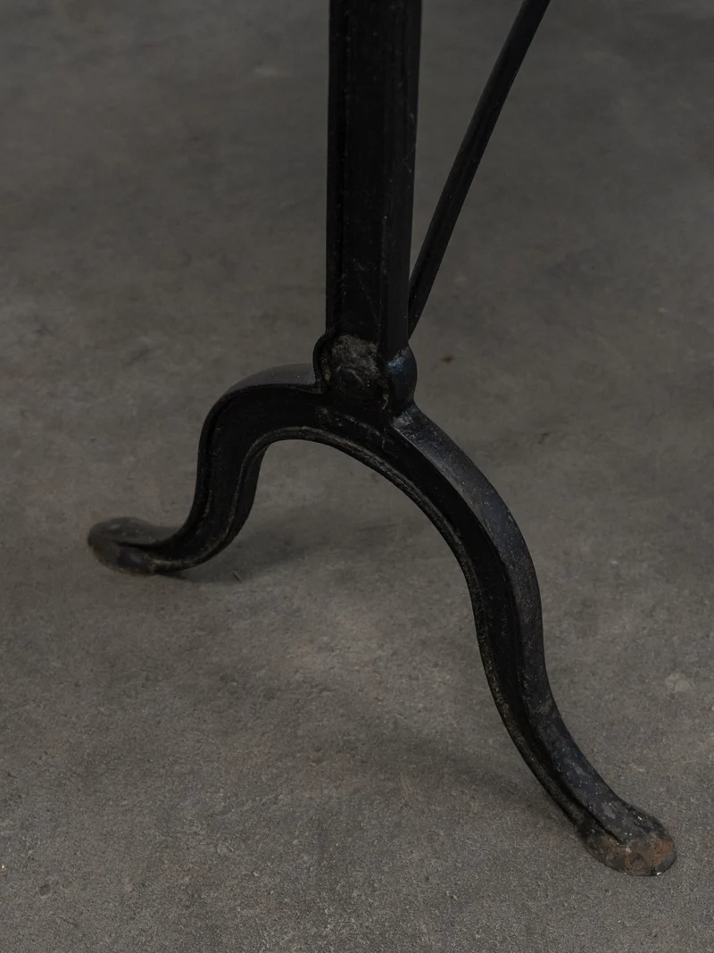 Denise, la table à manger bistrot en bois et fonte N°1181