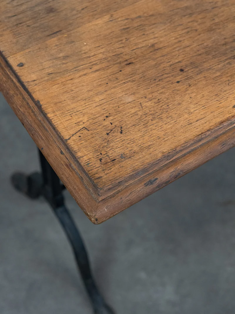 Denise, la table à manger bistrot en bois et fonte N°1181