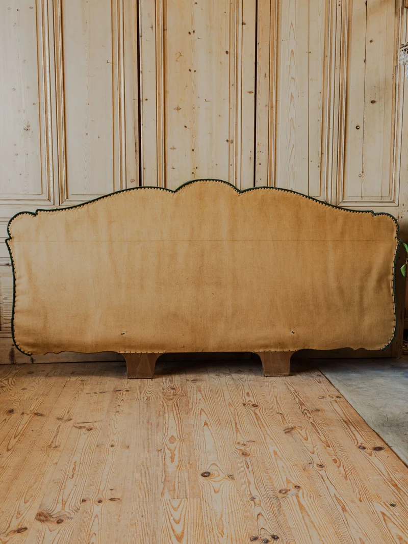 Orphée, la tête de lit en bois et velours vert sapin N°30