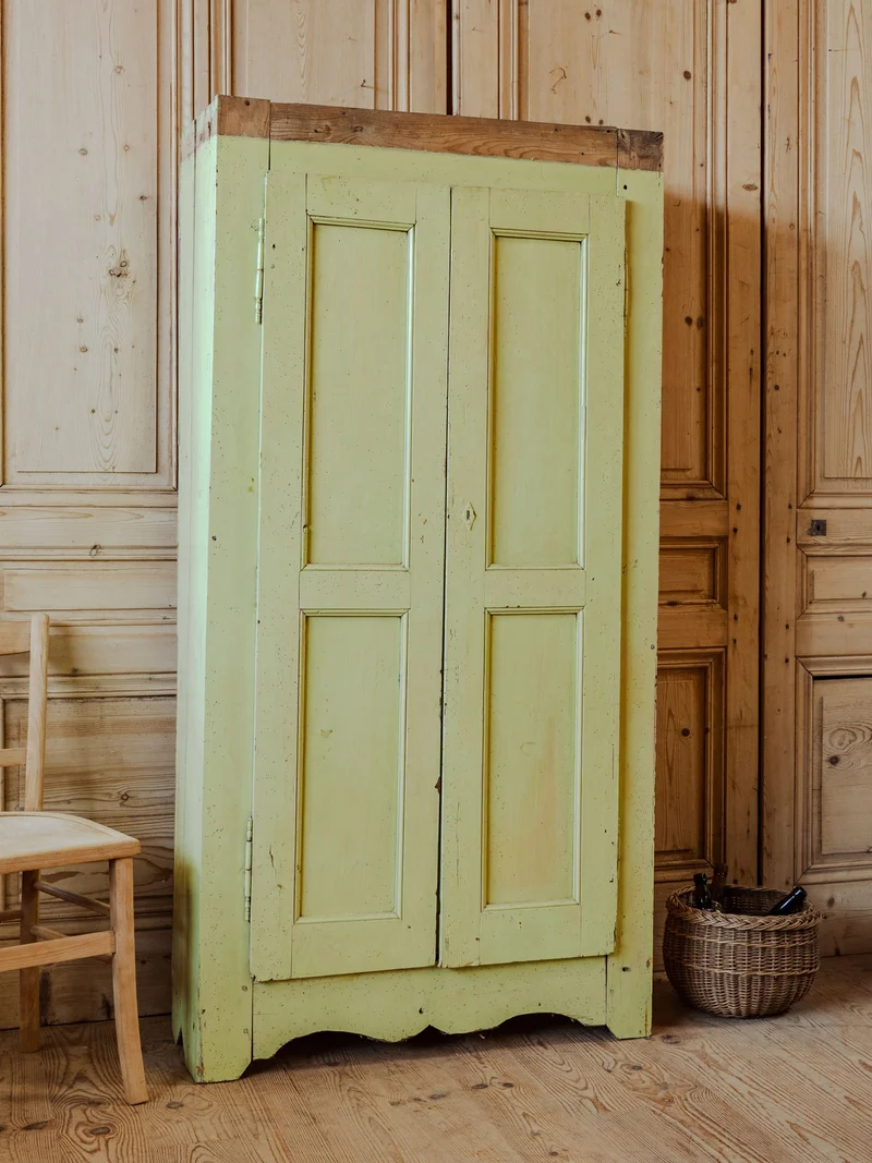 Blandine, la bonnetière en bois vert N°473
