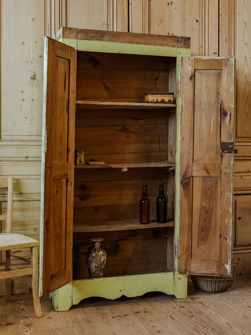 Blandine, la bonnetière en bois vert N°473