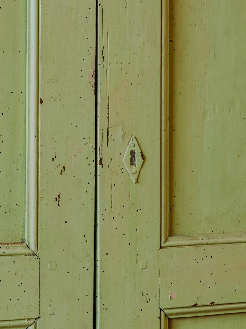 Blandine, la bonnetière en bois vert N°473