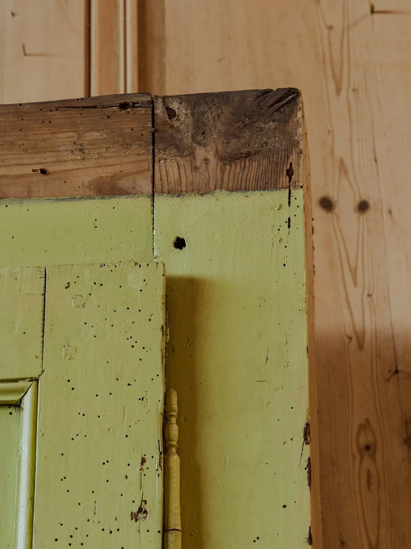 Blandine, la bonnetière en bois vert N°473