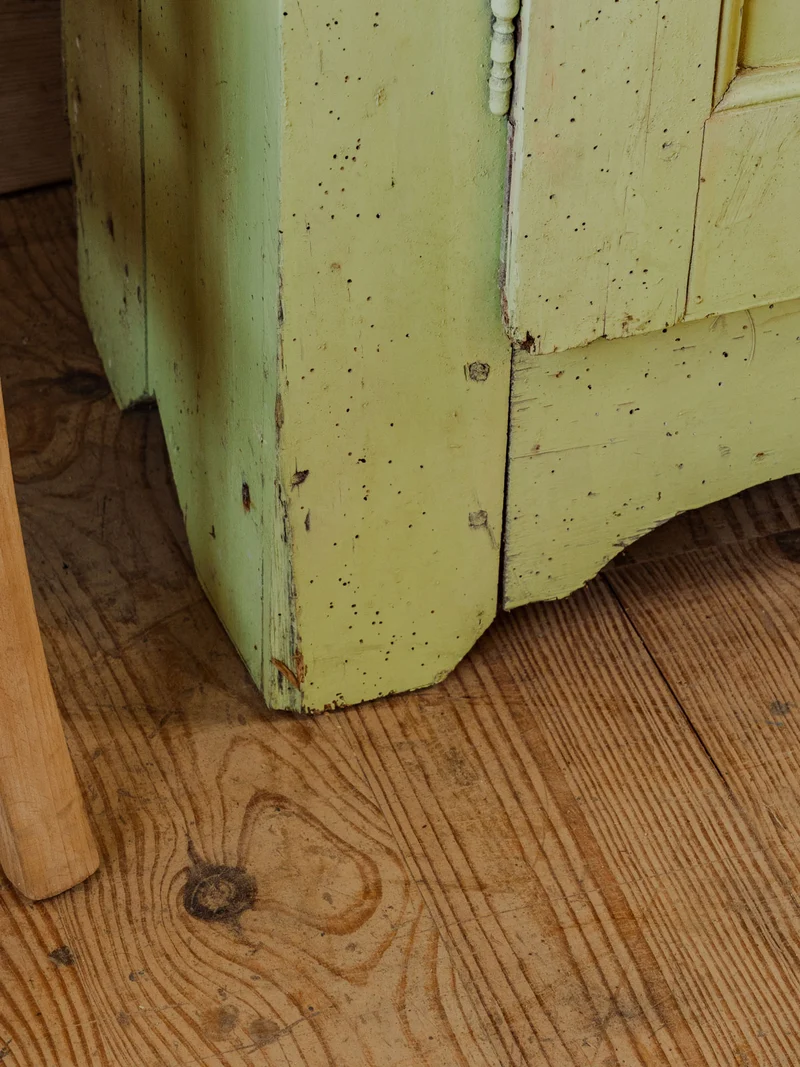 Blandine, la bonnetière en bois vert N°473