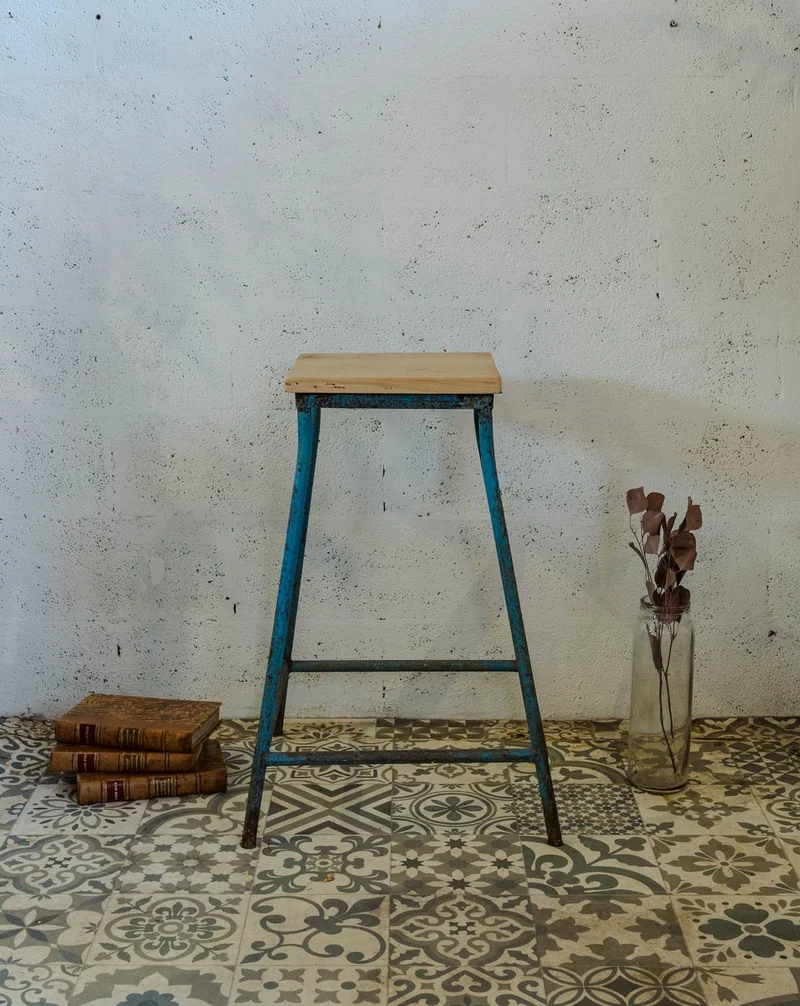 Gaston, le tabouret de bar en bois et métal N°184