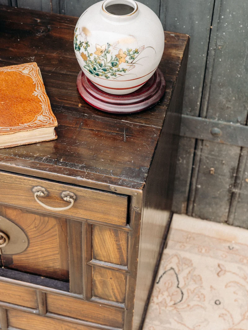 Olga, la commode au style asiatique aux multiples rangementsN°667
