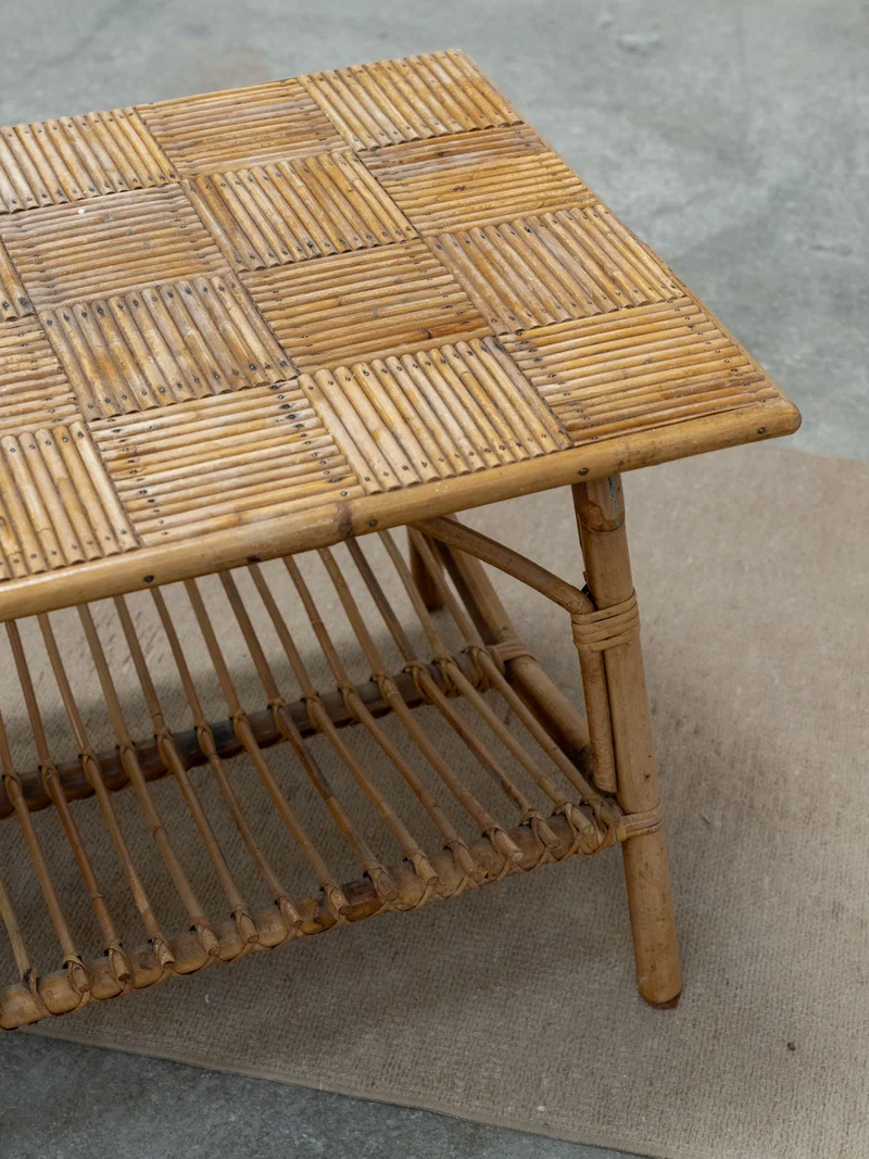Léonie, la table basse vintage en marqueterie de rotin N°1050