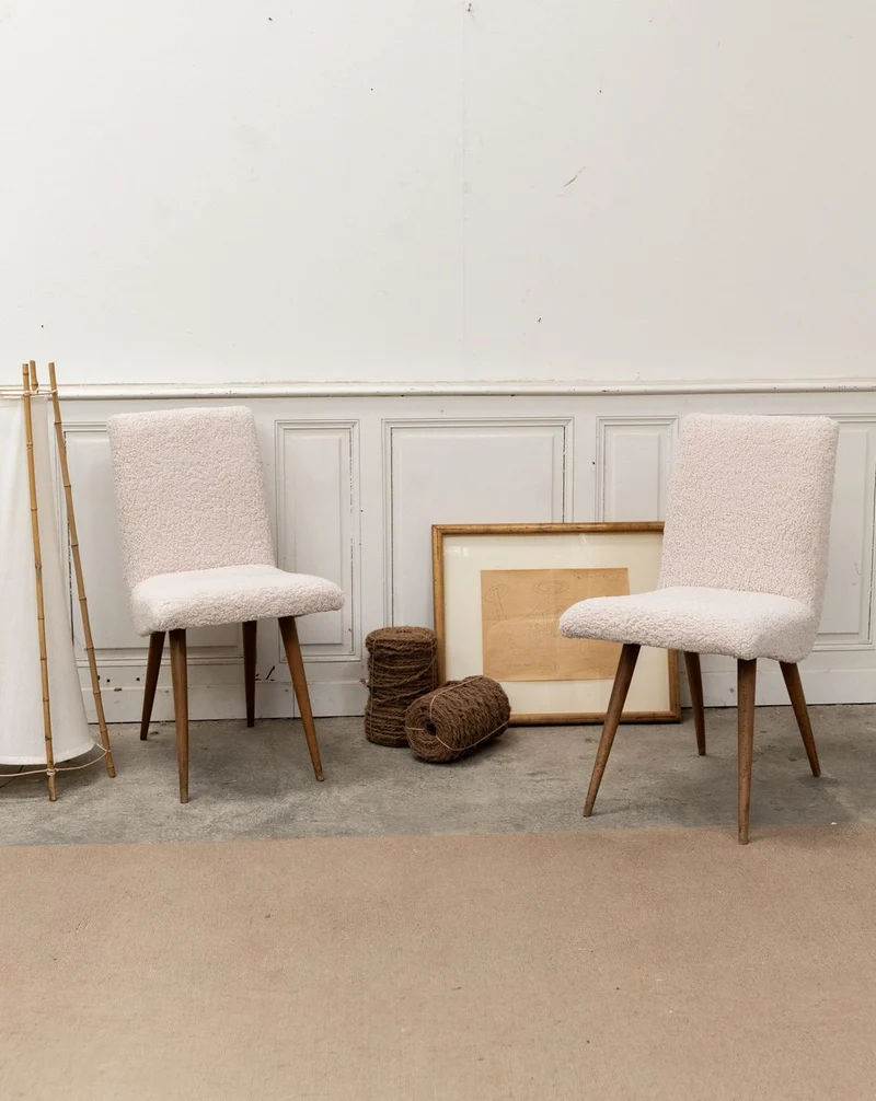 Alma, la paire de chaises en tissu bouclette blanc N°1691