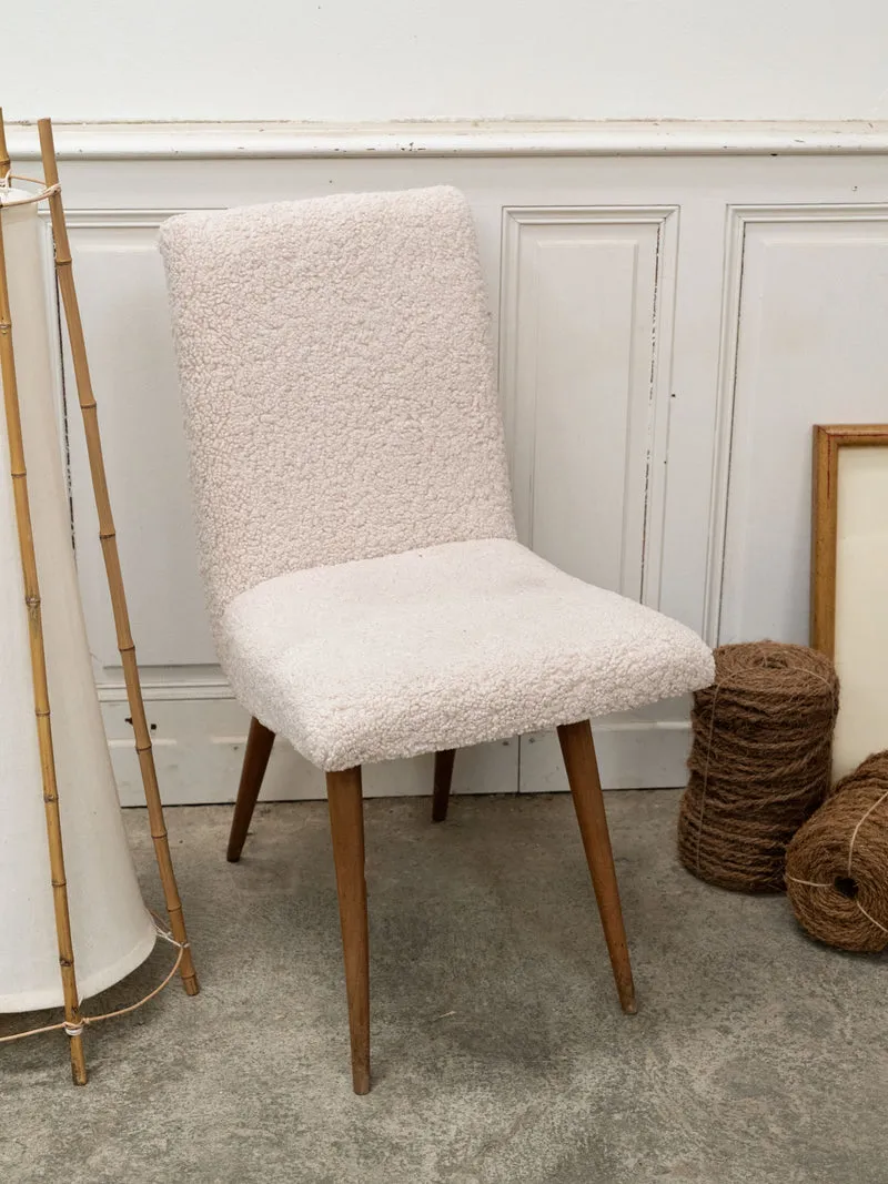 Alma, la paire de chaises en tissu bouclette blanc N°1691