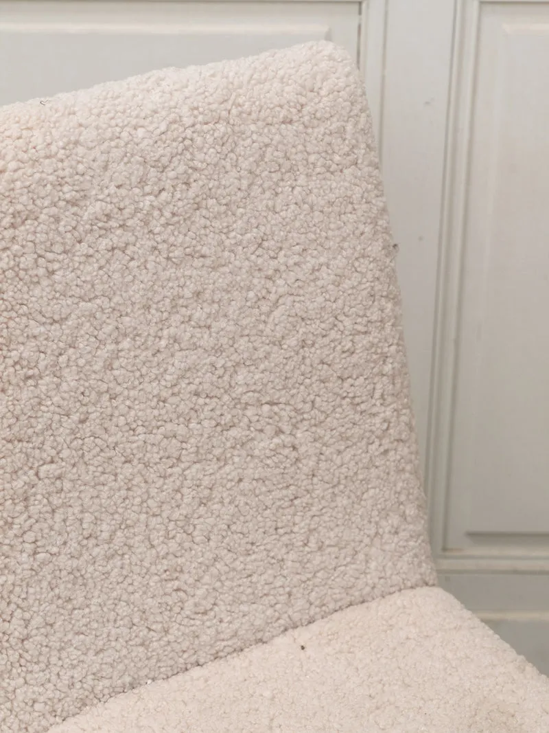 Alma, la paire de chaises en tissu bouclette blanc N°1691