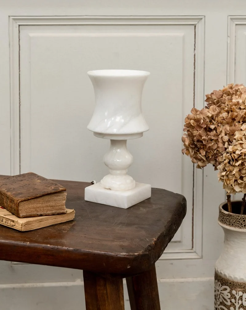 Julia, la petite lampe à poser en marbre N°962