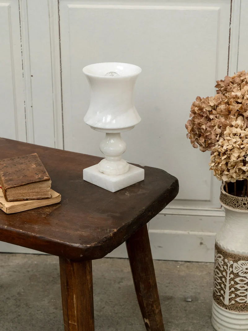 Julia, la petite lampe à poser en marbre N°962