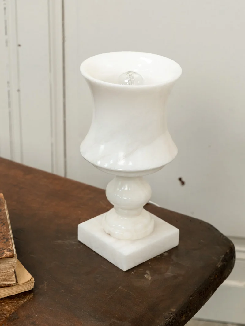 Julia, la petite lampe à poser en marbre N°962