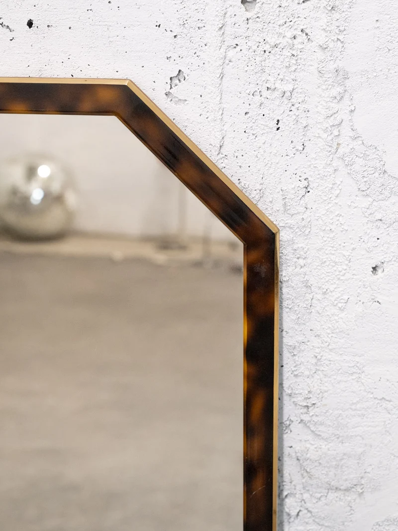 Louise, la console coiffeuse avec miroir imitation écaille de tortue N°318