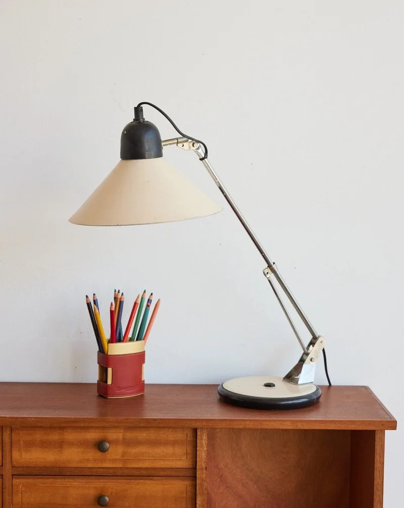 Julia, la lampe de bureau industrielle N°958