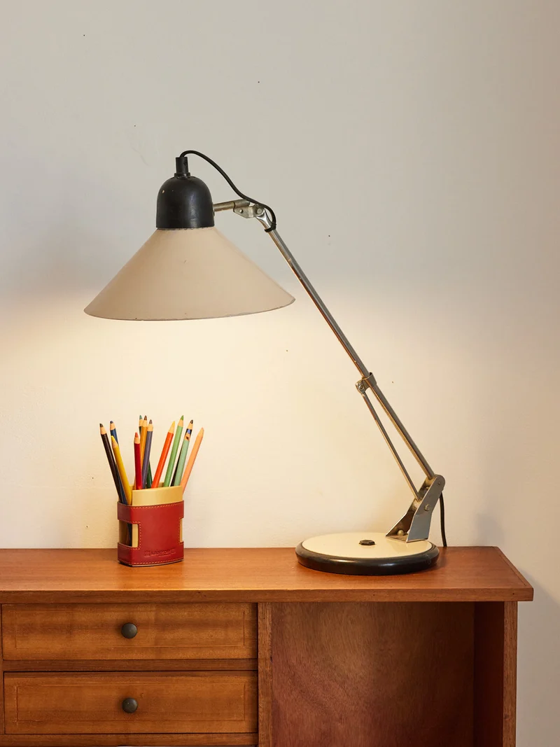 Julia, la lampe de bureau industrielle N°958
