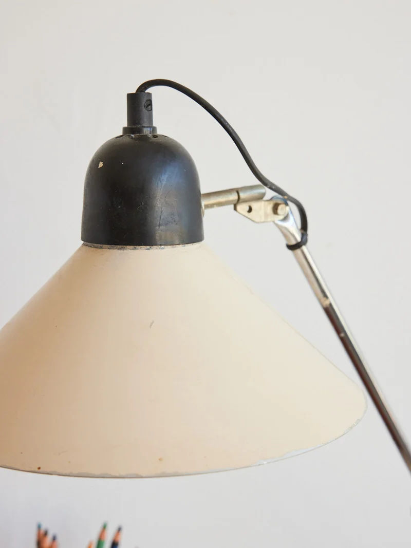 Julia, la lampe de bureau industrielle N°958