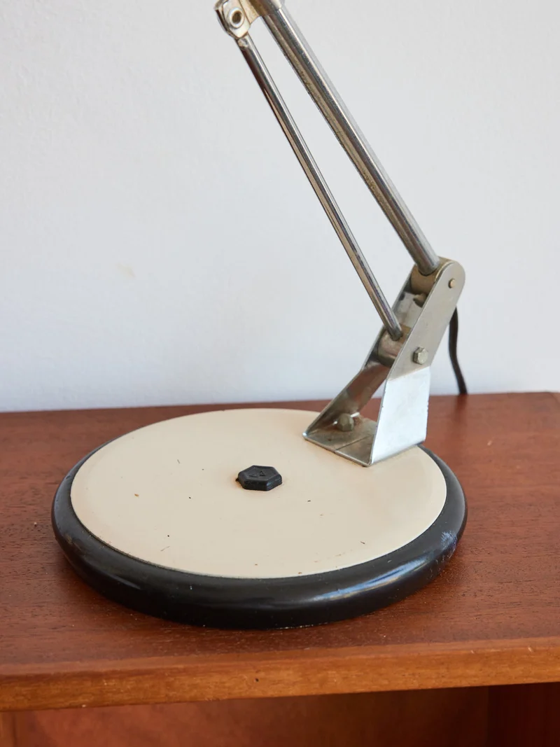 Julia, la lampe de bureau industrielle N°958