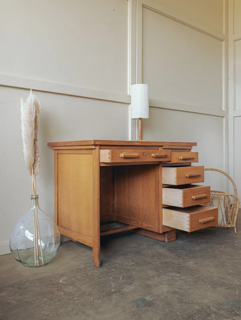 Edouard, le bureau d'administration N°1022