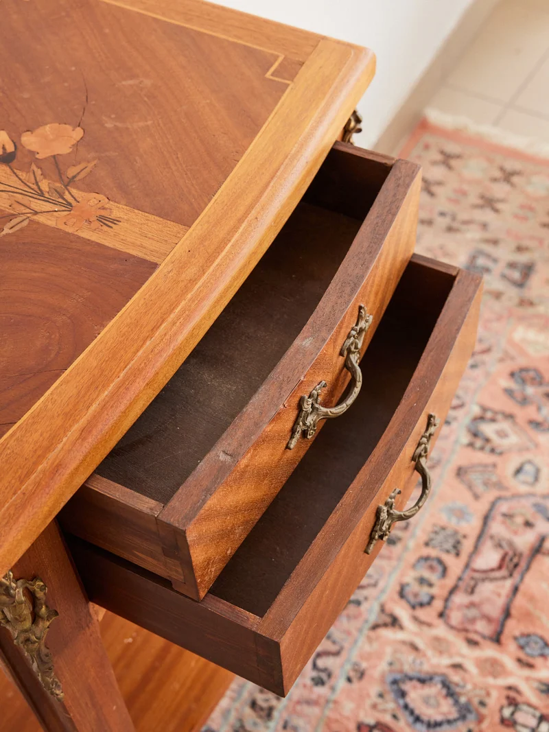 Odile, la table de chevet de style Louis XV N°1437