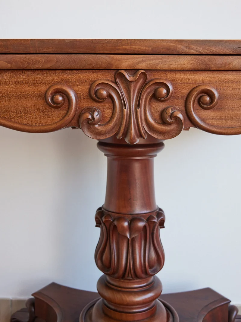 Billie, la table de jeux en bois N°11
