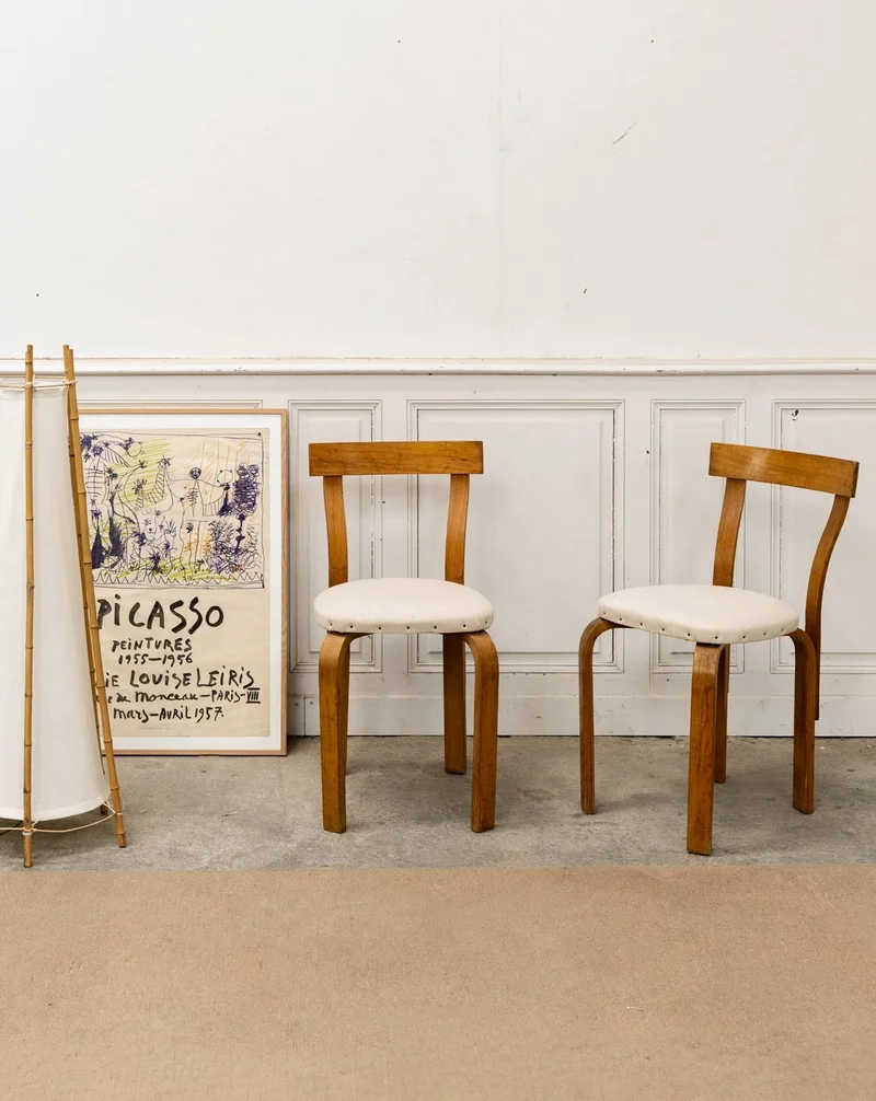 Alma, la paire de chaises No.68 en bois et lin N°1690
