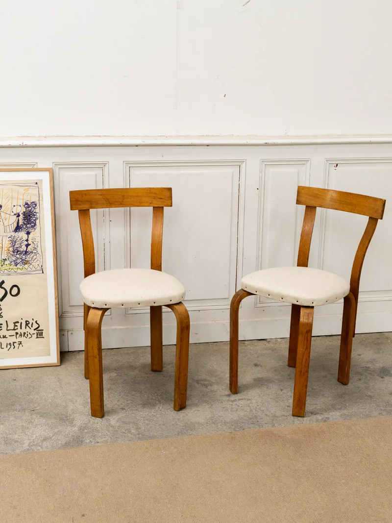 Alma, la paire de chaises No.68 en bois et lin N°1690
