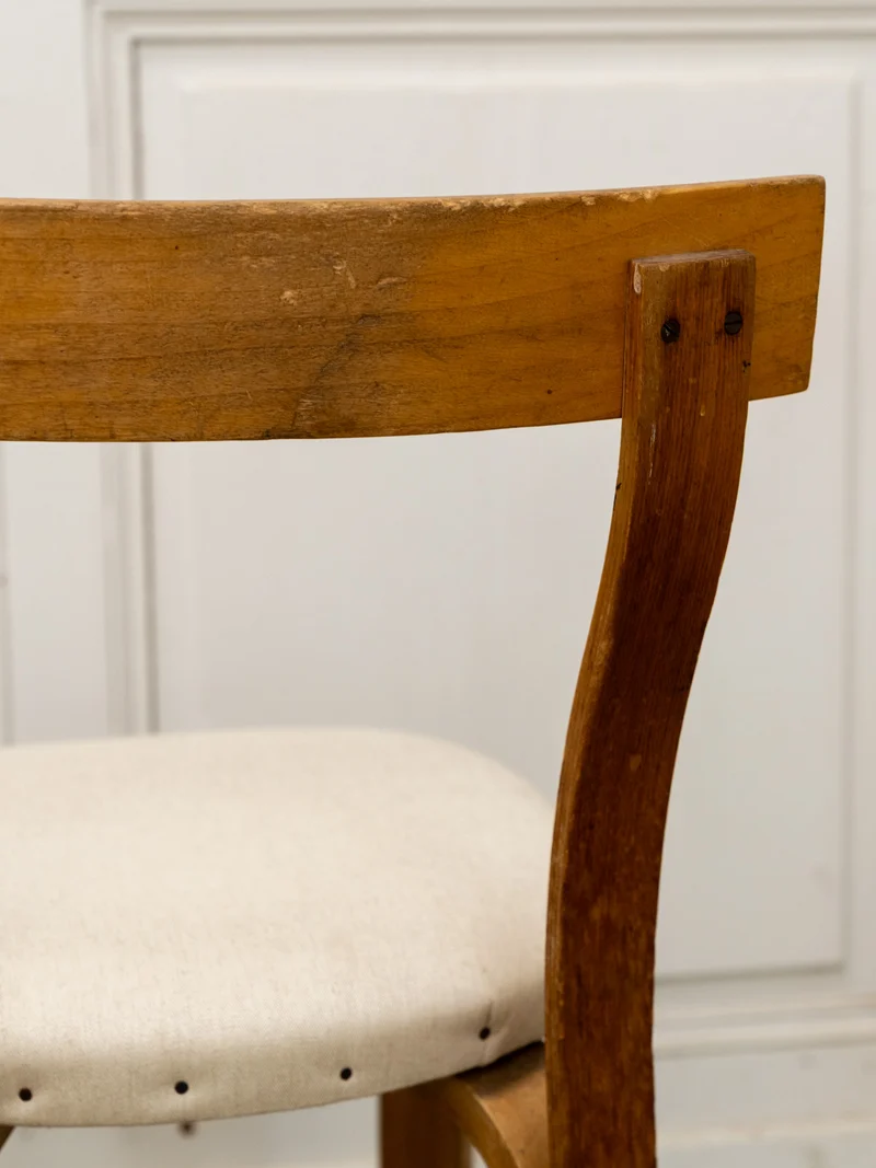 Alma, la paire de chaises No.68 en bois et lin N°1690