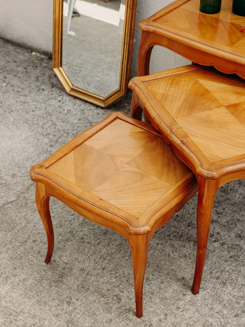 Barbara, le lot de 3 tables gigognes aux plateaux marquetés N°166