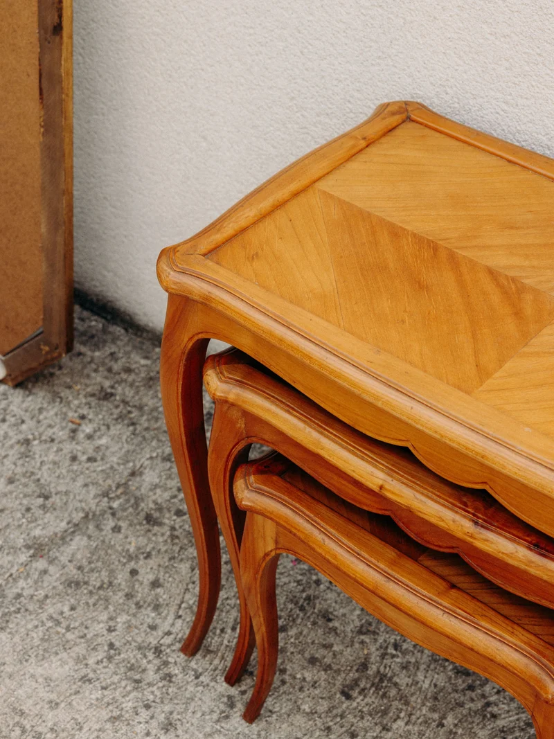 Barbara, le lot de 3 tables gigognes aux plateaux marquetés N°166