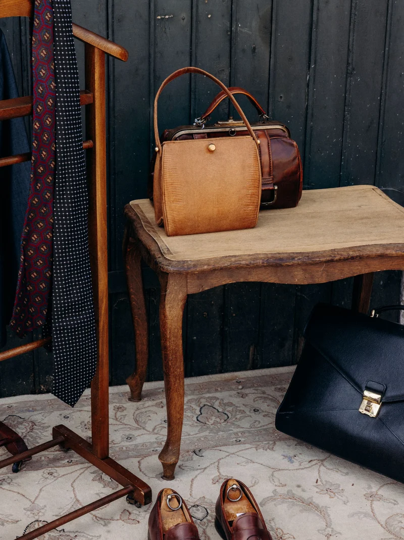 Francine, la table d'appoint élégante et rustique N°1029